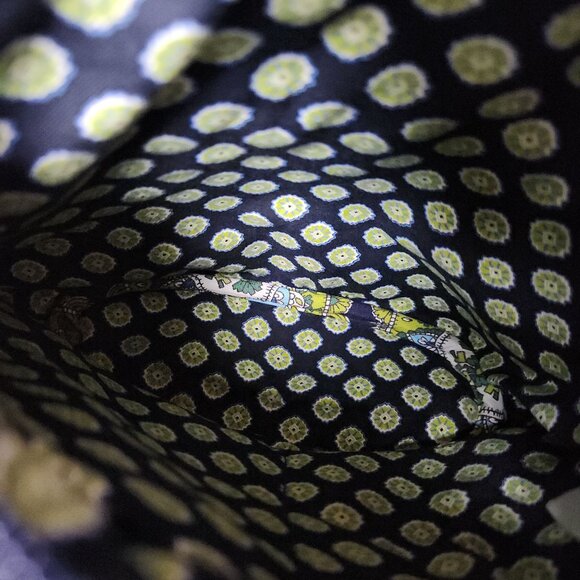 Vera Bradley Hannah Cambridge Shoulder Bag & Two Way Mirror Navy/Green NWT - Picture 4 of 10